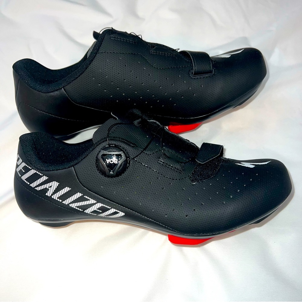 Specialized men’s cycling shoes; worn once; size EU 43 (US 9.6)